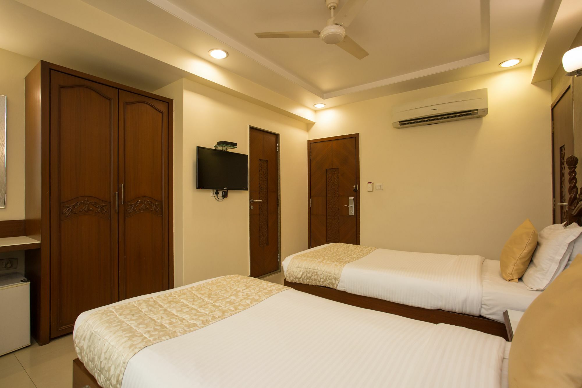 מומביי Oyo 10007 Hotel Grace Residency מראה חיצוני תמונה